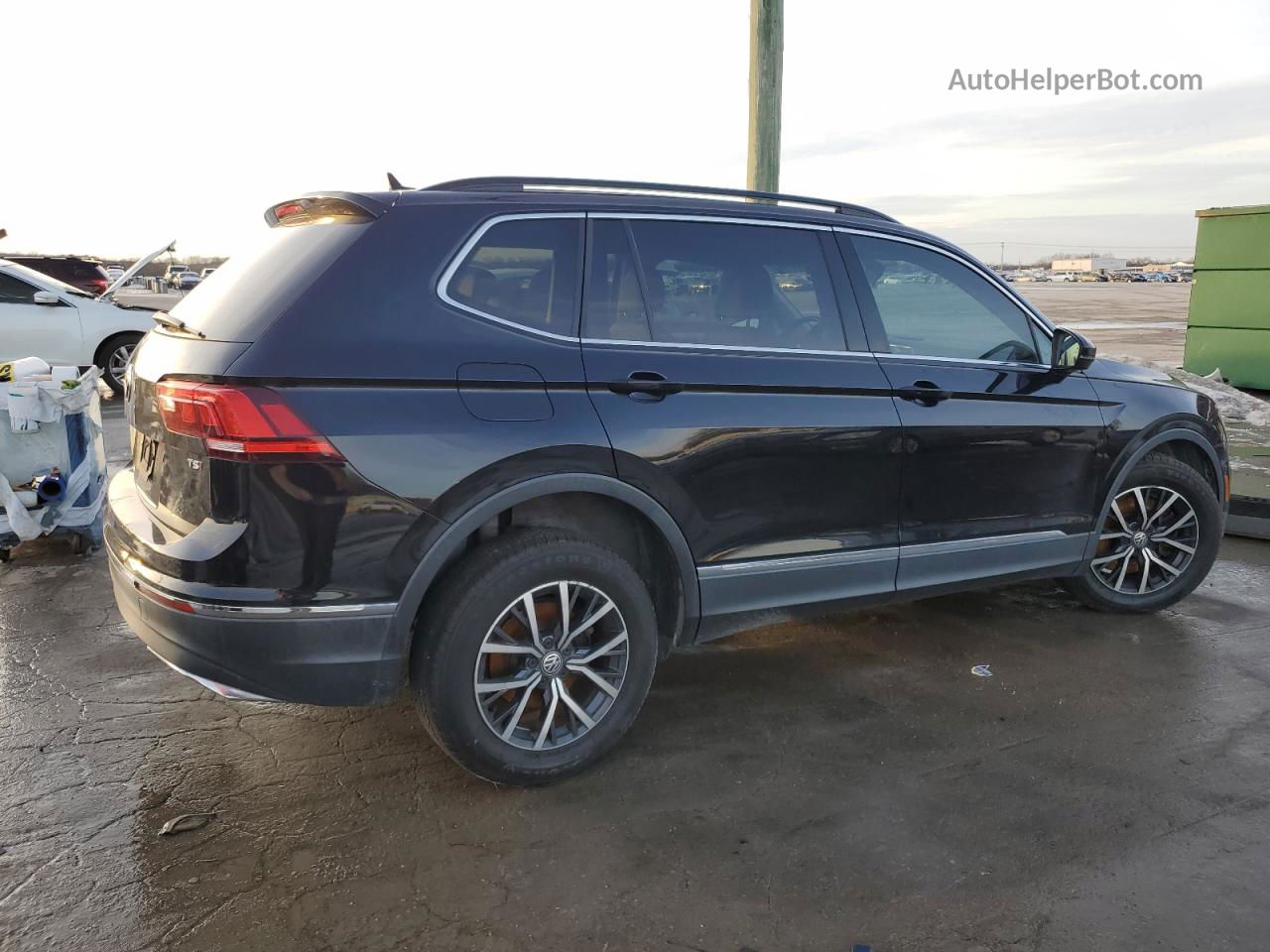 2018 Volkswagen Tiguan Se Black vin: 3VV3B7AX0JM213672