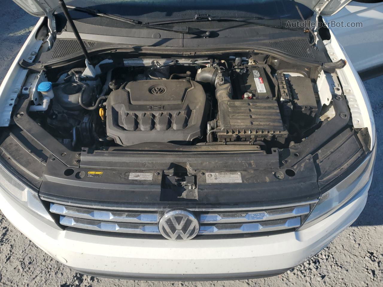 2018 Volkswagen Tiguan Se White vin: 3VV3B7AX1JM063877