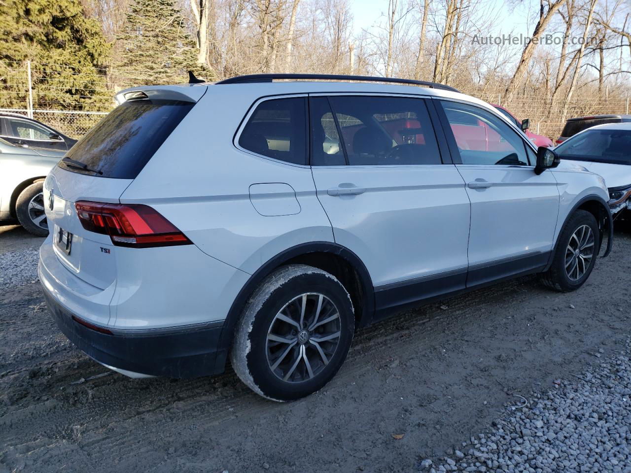 2018 Volkswagen Tiguan Se White vin: 3VV3B7AX1JM193822