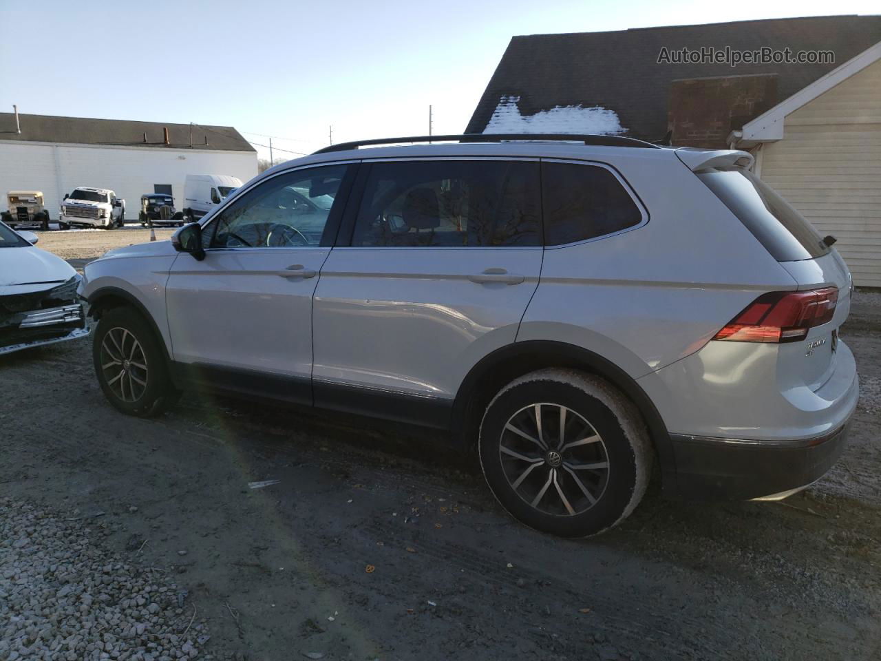 2018 Volkswagen Tiguan Se White vin: 3VV3B7AX1JM193822