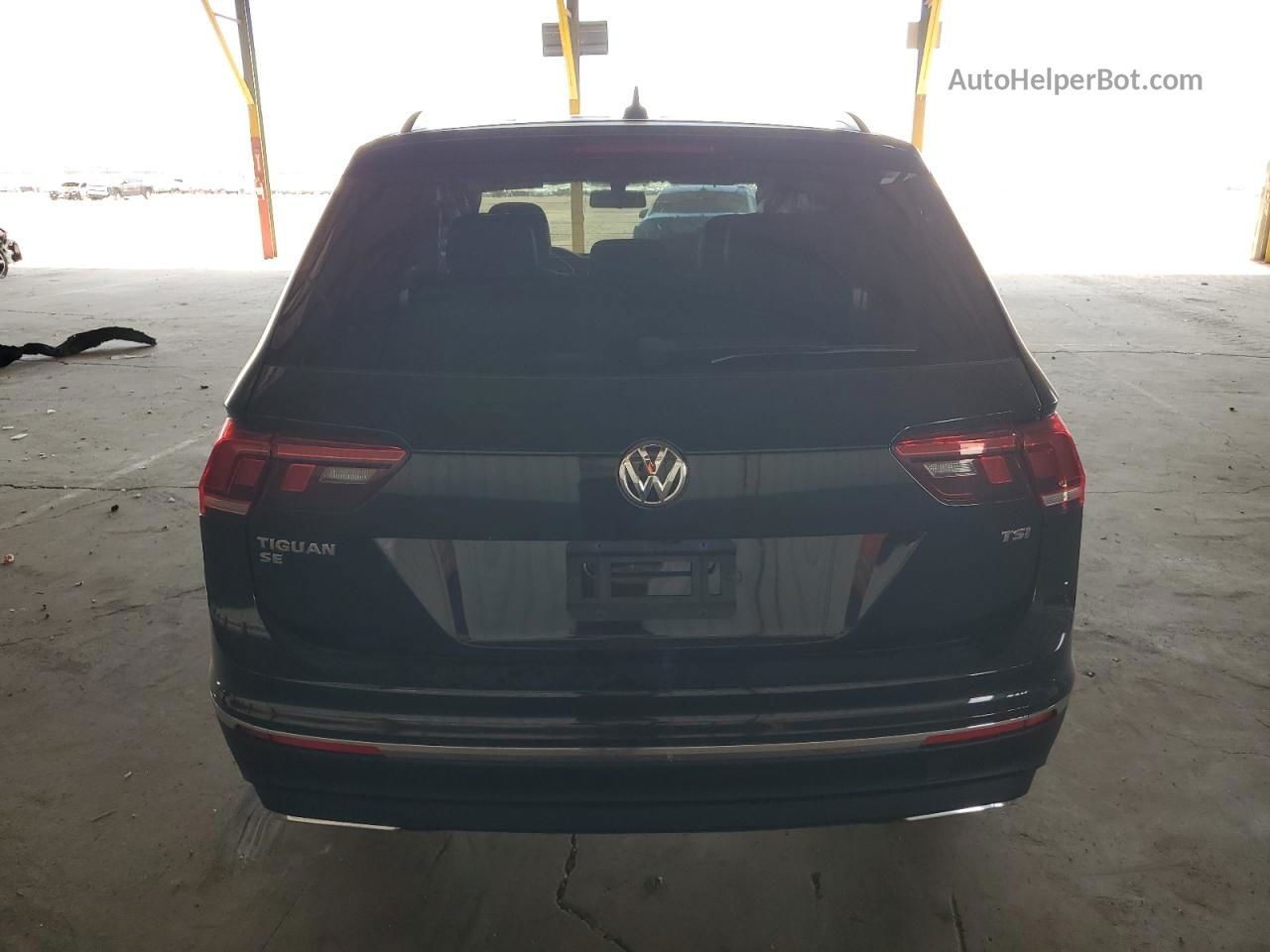 2018 Volkswagen Tiguan Se Black vin: 3VV3B7AX2JM098251