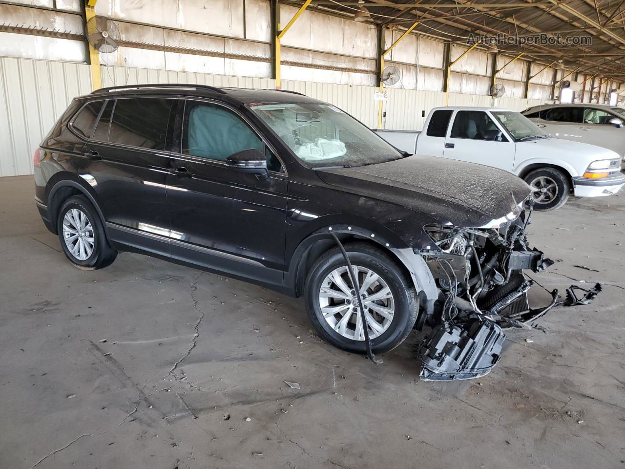 2018 Volkswagen Tiguan Se Black vin: 3VV3B7AX2JM098251