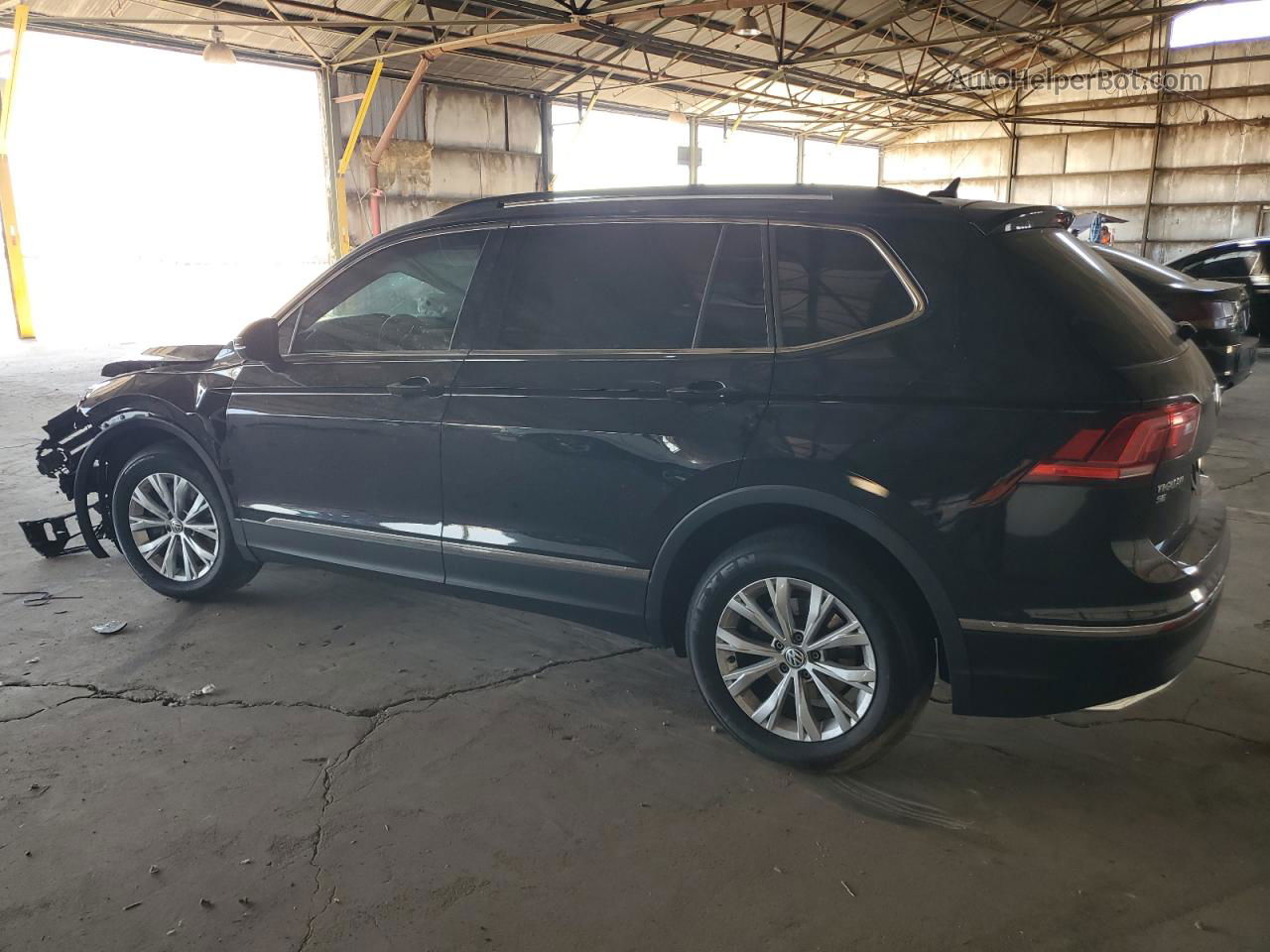 2018 Volkswagen Tiguan Se Black vin: 3VV3B7AX2JM098251