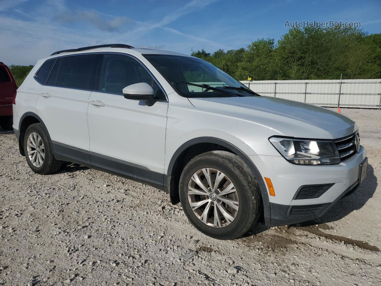 2018 Volkswagen Tiguan Se Silver vin: 3VV3B7AX3JM125988