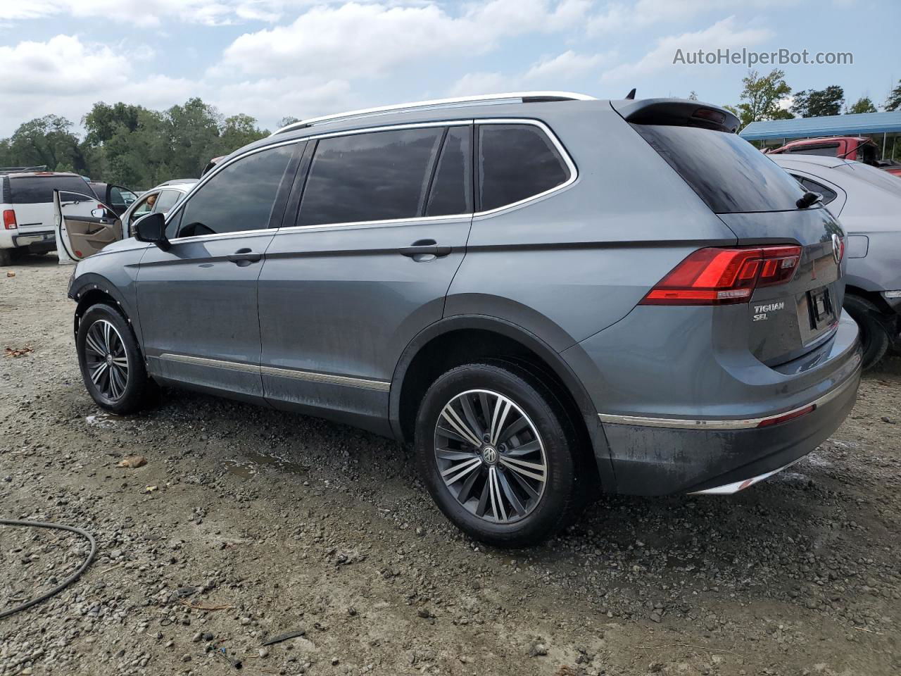 2018 Volkswagen Tiguan Se Gray vin: 3VV3B7AX4JM013734