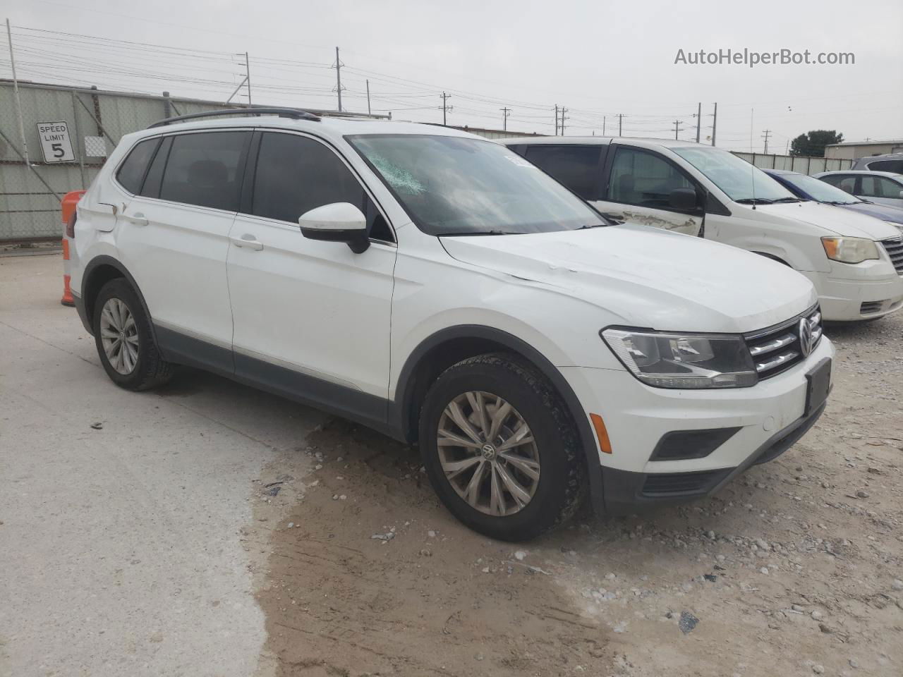 2018 Volkswagen Tiguan Se White vin: 3VV3B7AX4JM086635