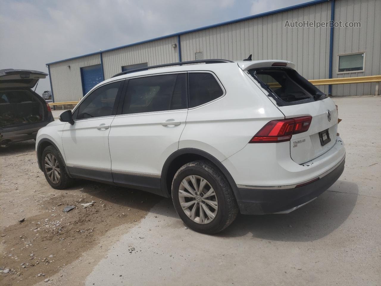 2018 Volkswagen Tiguan Se White vin: 3VV3B7AX4JM086635