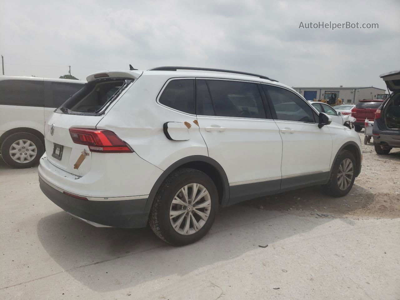 2018 Volkswagen Tiguan Se White vin: 3VV3B7AX4JM086635