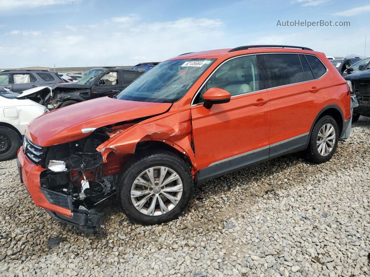 2018 Volkswagen Tiguan Se Orange vin: 3VV3B7AX5JM025682