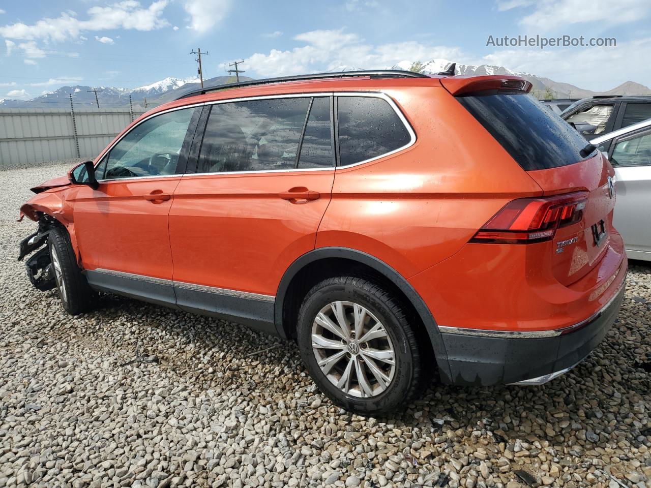 2018 Volkswagen Tiguan Se Orange vin: 3VV3B7AX5JM025682