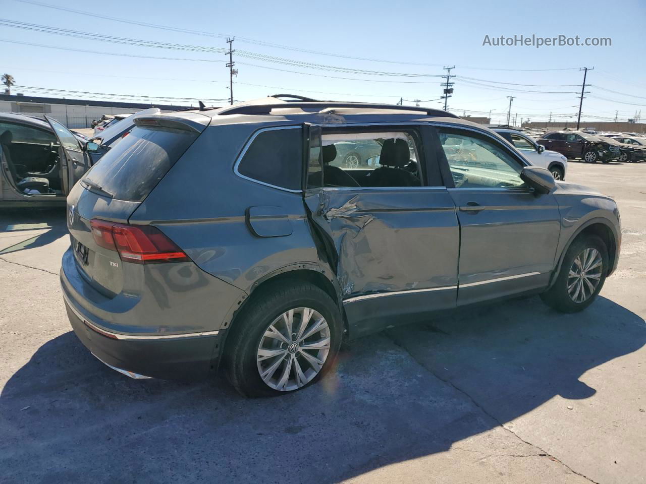 2018 Volkswagen Tiguan Se Gray vin: 3VV3B7AX5JM040005