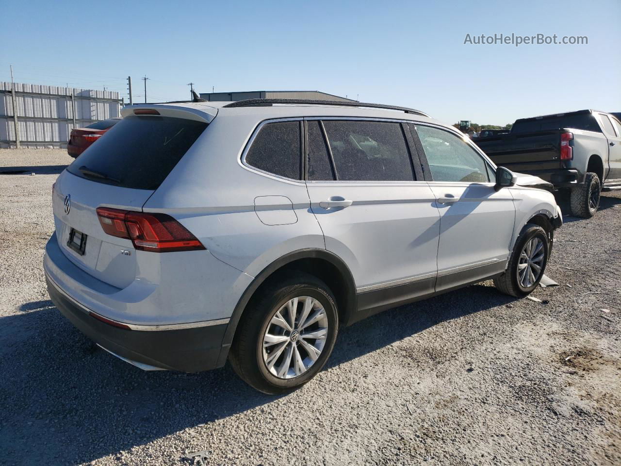 2018 Volkswagen Tiguan Se White vin: 3VV3B7AX5JM157518