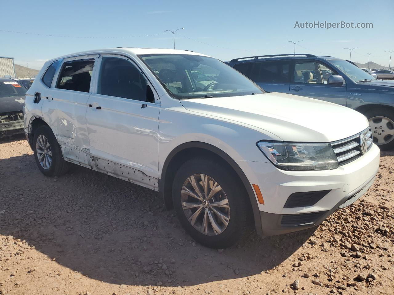 2018 Volkswagen Tiguan Se White vin: 3VV3B7AX5JM163237