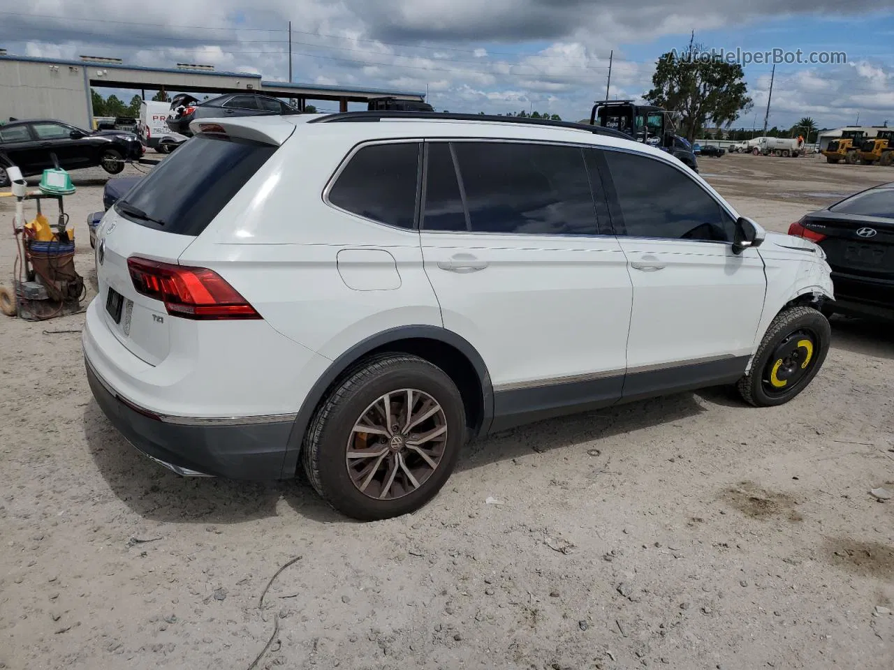 2018 Volkswagen Tiguan Se White vin: 3VV3B7AX6JM004842