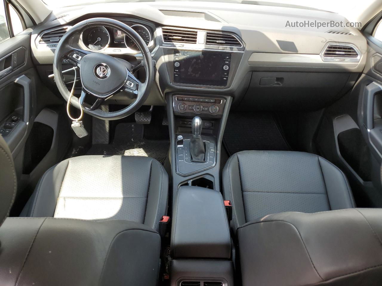 2018 Volkswagen Tiguan Se Silver vin: 3VV3B7AX6JM213112