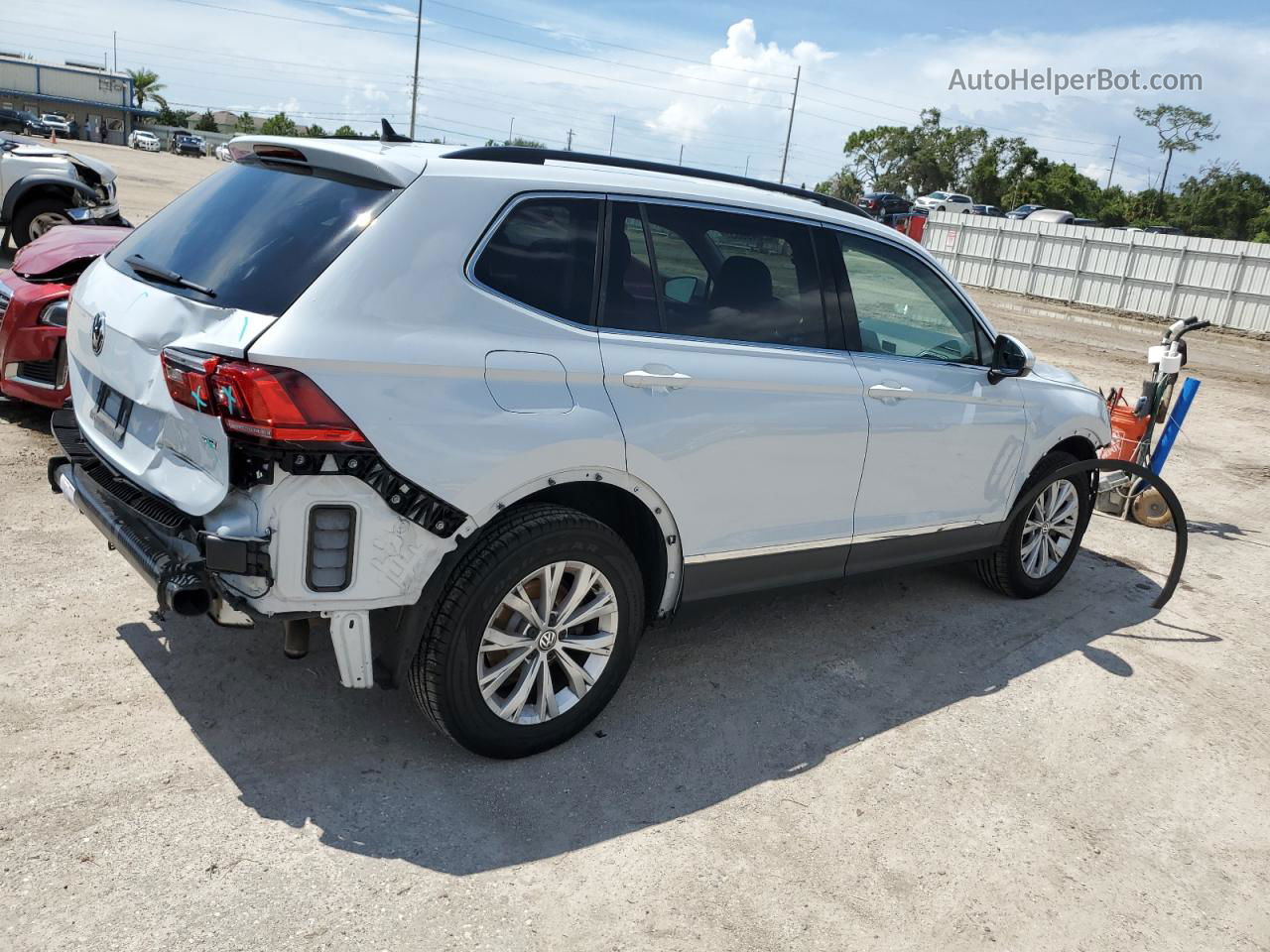 2018 Volkswagen Tiguan Se Silver vin: 3VV3B7AX6JM213112