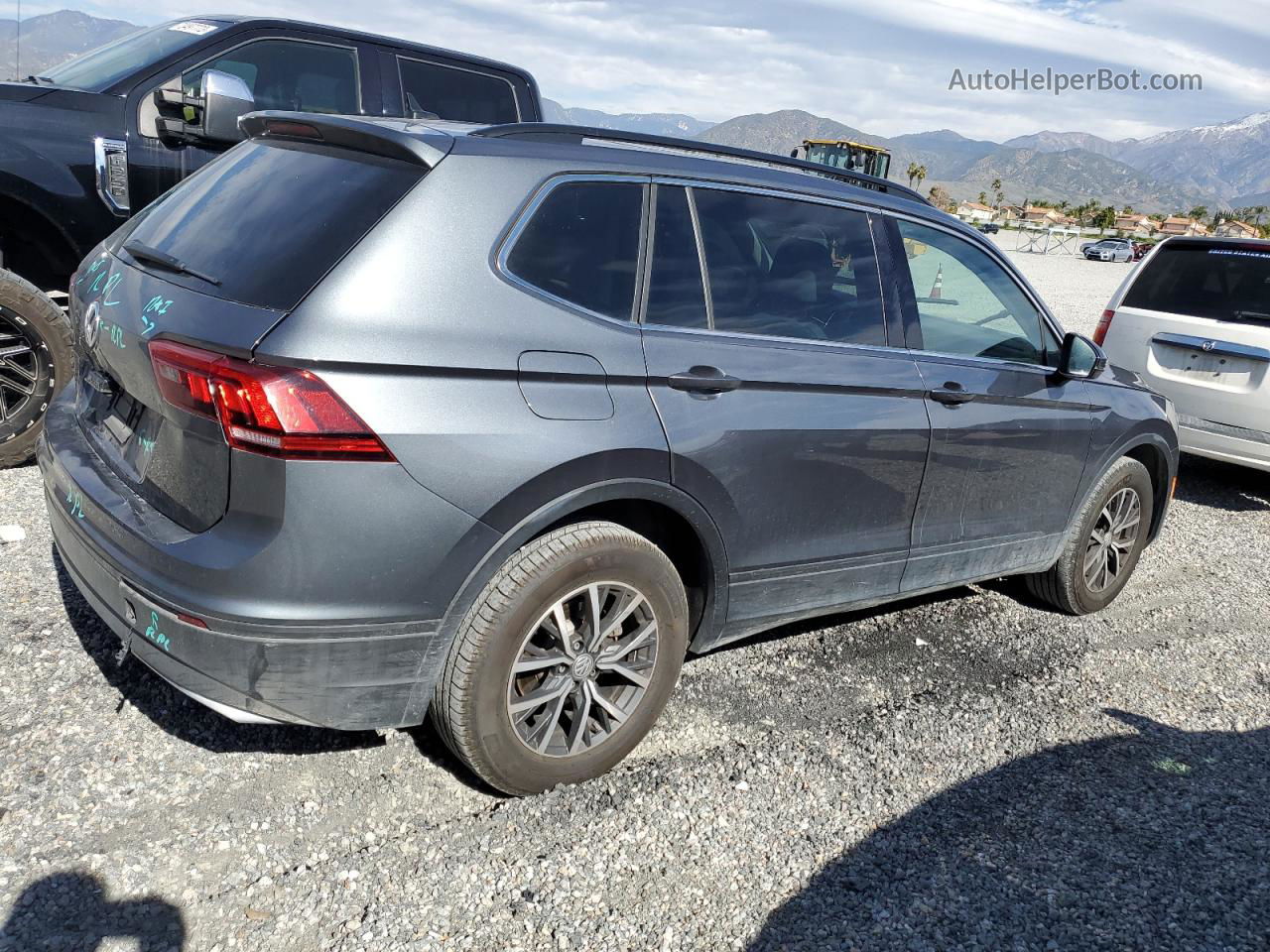 2019 Volkswagen Tiguan Se Серый vin: 3VV3B7AX6KM099310