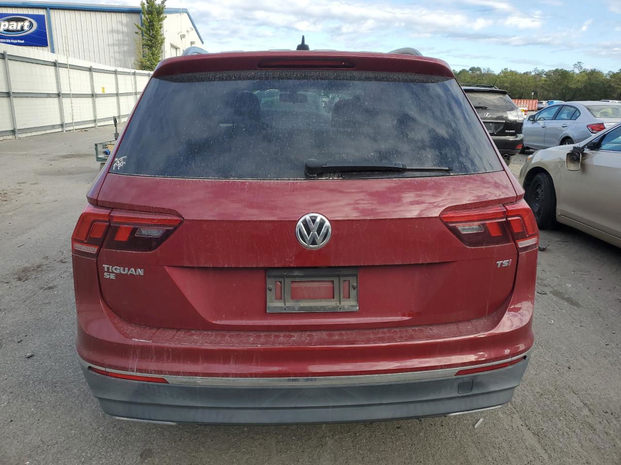 2018 Volkswagen Tiguan Se Red vin: 3VV3B7AX8JM010349