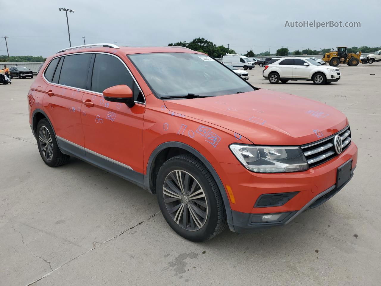 2018 Volkswagen Tiguan Se Orange vin: 3VV3B7AX8JM024851