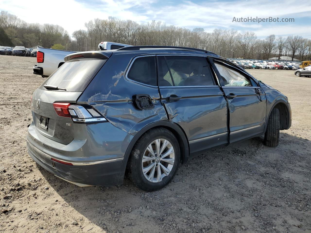 2018 Volkswagen Tiguan Se Gray vin: 3VV3B7AX8JM033372