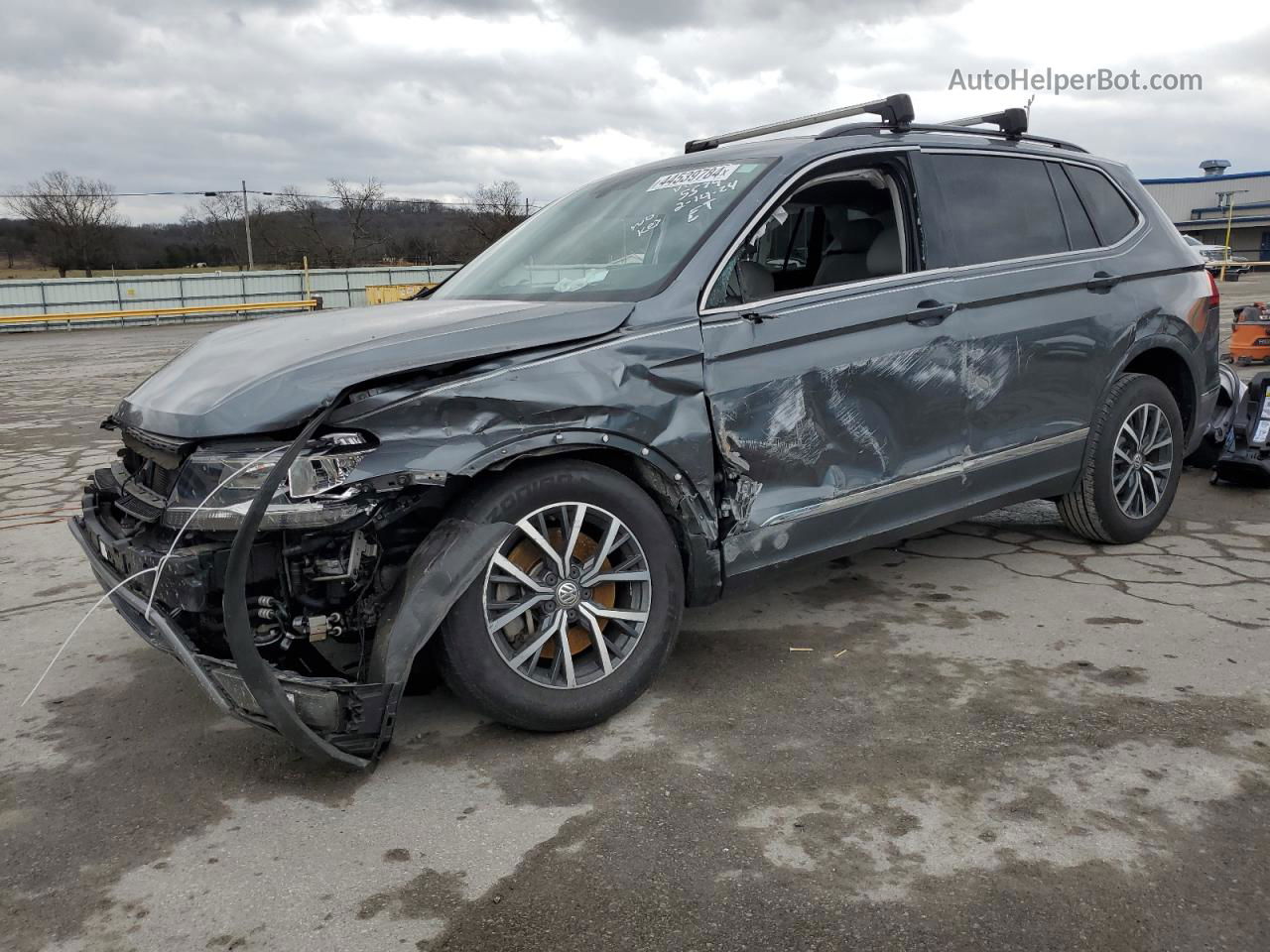 2018 Volkswagen Tiguan Se Gray vin: 3VV3B7AX8JM035574