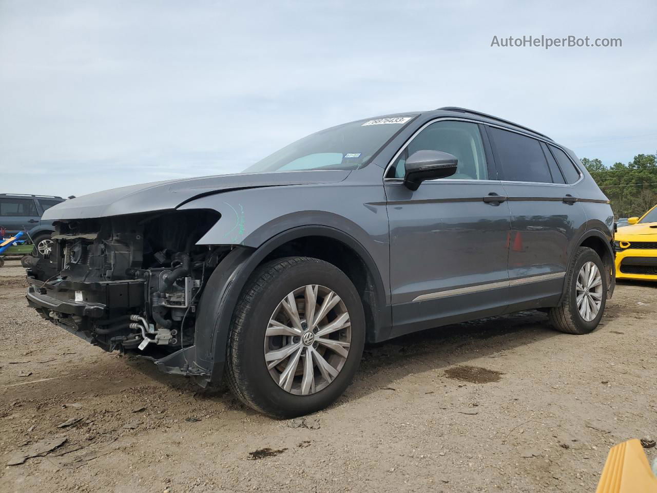 2018 Volkswagen Tiguan Se Gray vin: 3VV3B7AX8JM162714