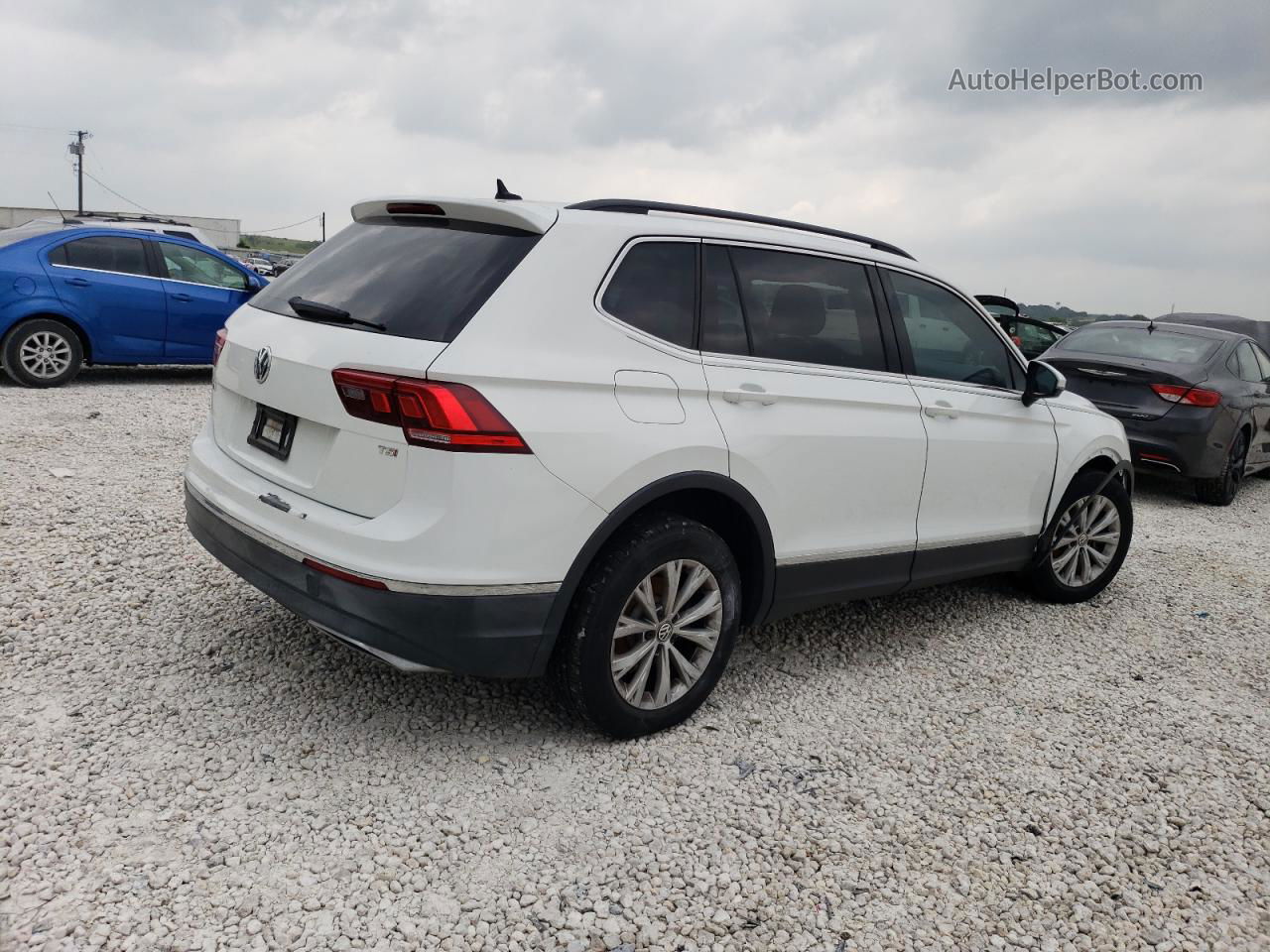 2018 Volkswagen Tiguan Se White vin: 3VV3B7AX8JM185488