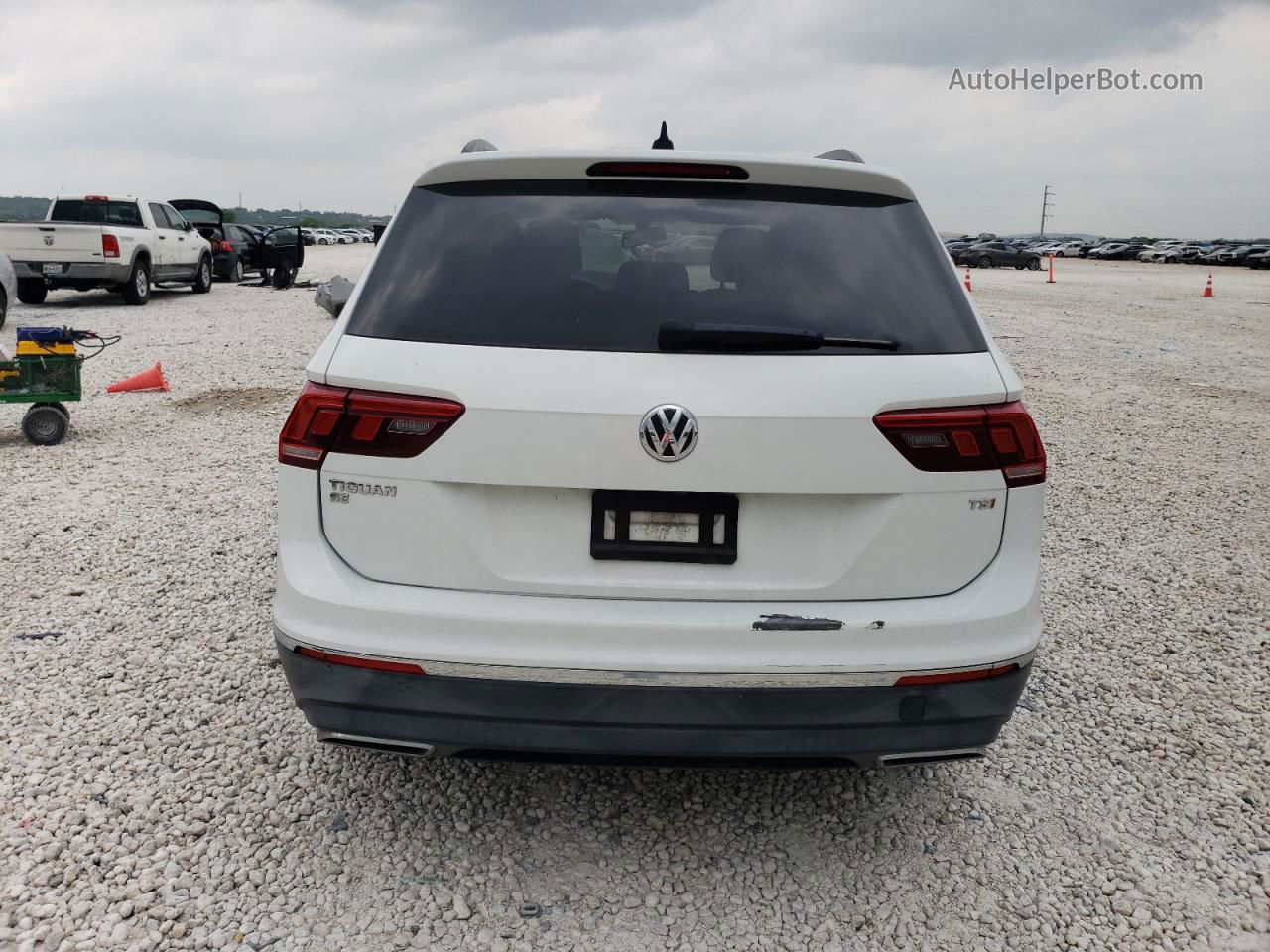 2018 Volkswagen Tiguan Se White vin: 3VV3B7AX8JM185488