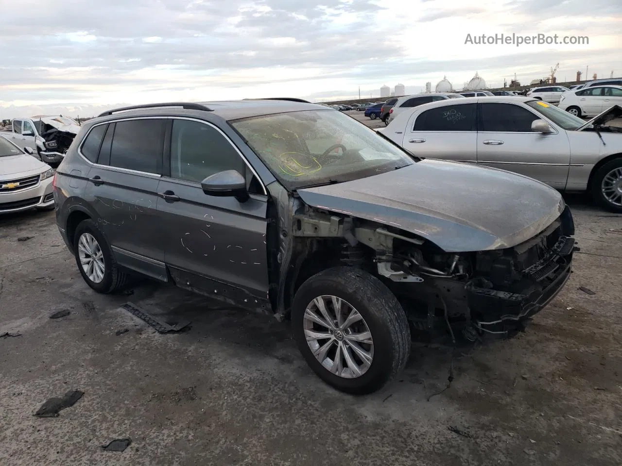 2018 Volkswagen Tiguan Se Gray vin: 3VV3B7AX9JM029413