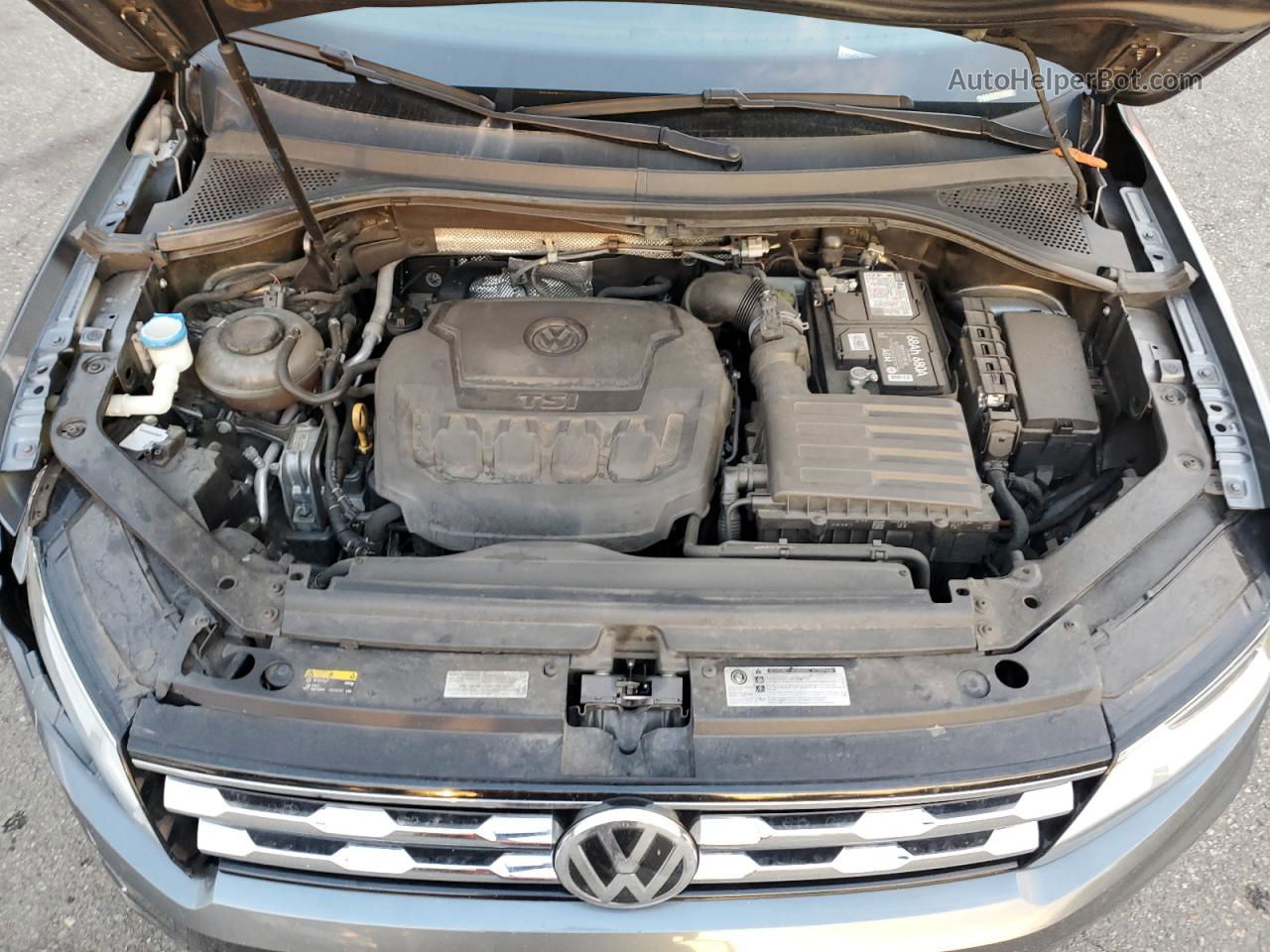 2018 Volkswagen Tiguan Se Gray vin: 3VV3B7AX9JM058149