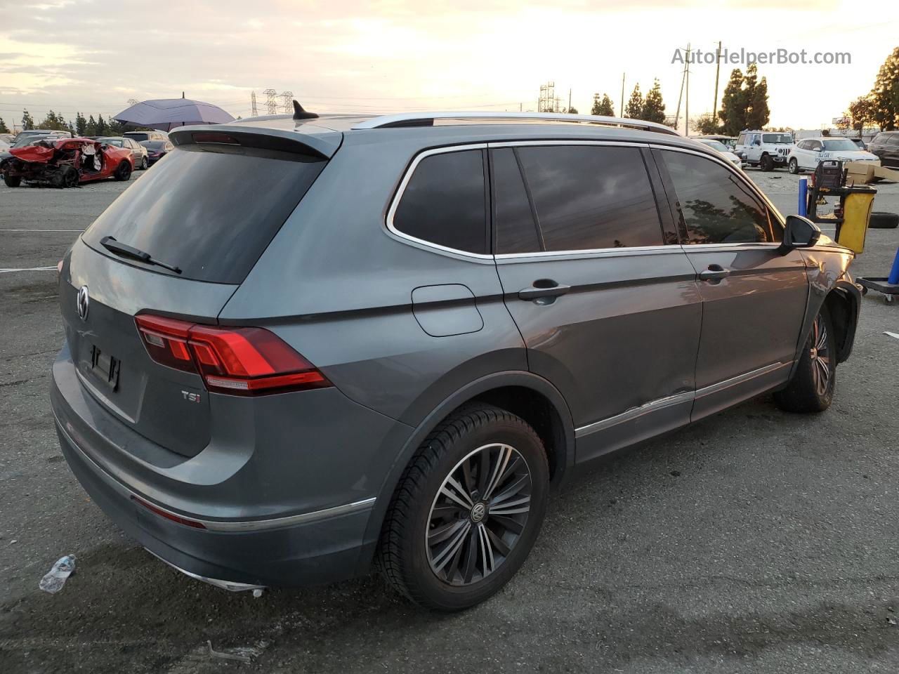 2018 Volkswagen Tiguan Se Gray vin: 3VV3B7AX9JM058149