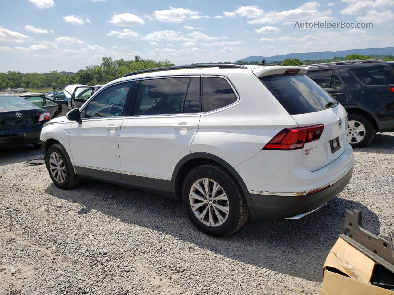 2018 Volkswagen Tiguan Se White vin: 3VV3B7AX9JM128202