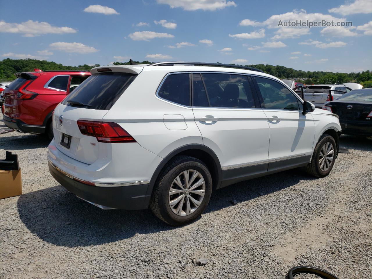 2018 Volkswagen Tiguan Se Белый vin: 3VV3B7AX9JM128202