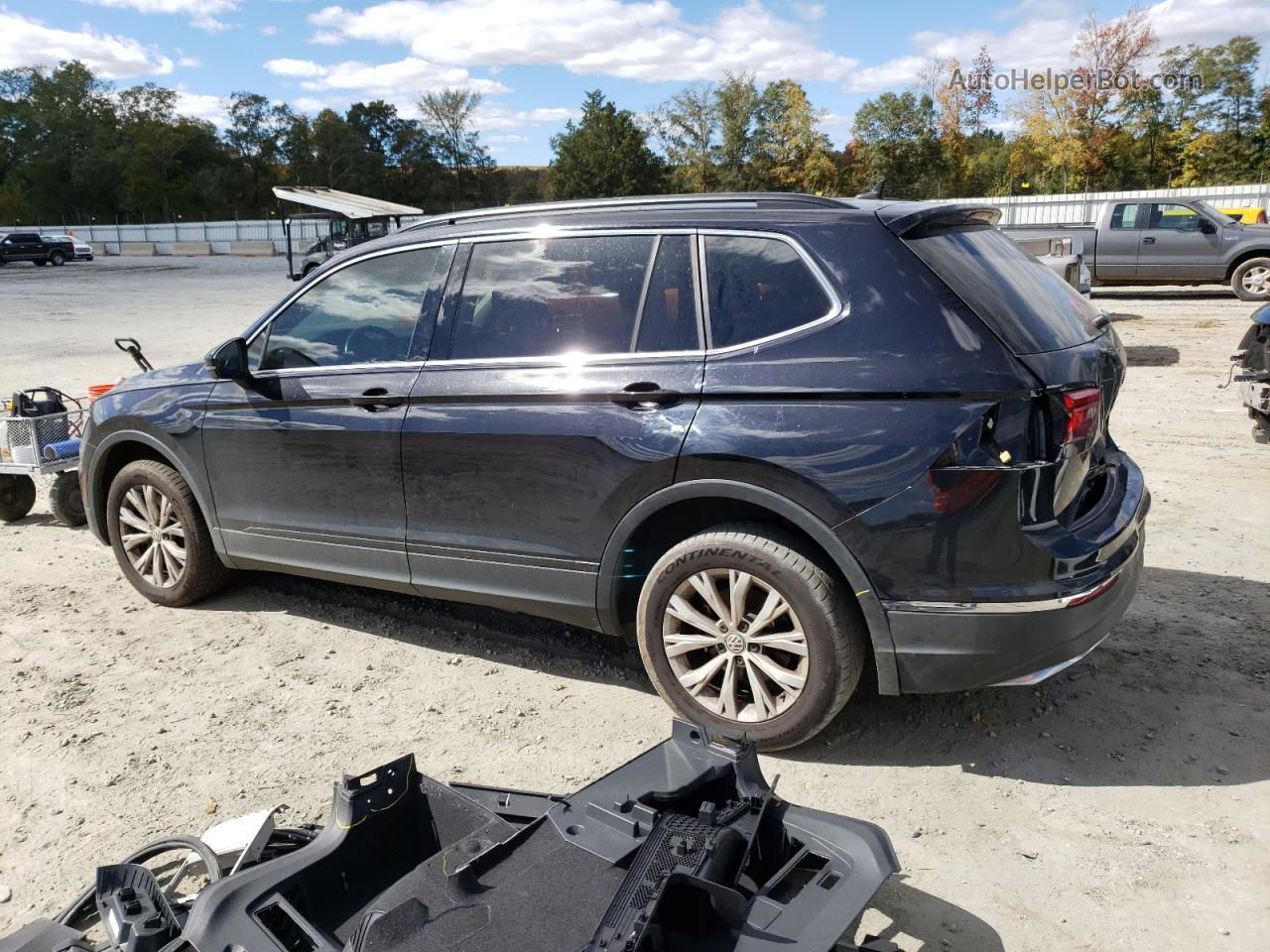 2018 Volkswagen Tiguan Se Black vin: 3VV3B7AX9JM137207