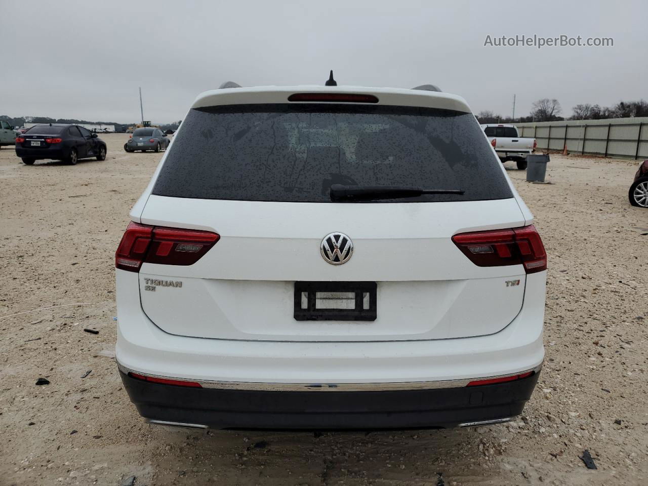 2018 Volkswagen Tiguan Se White vin: 3VV3B7AX9JM193227