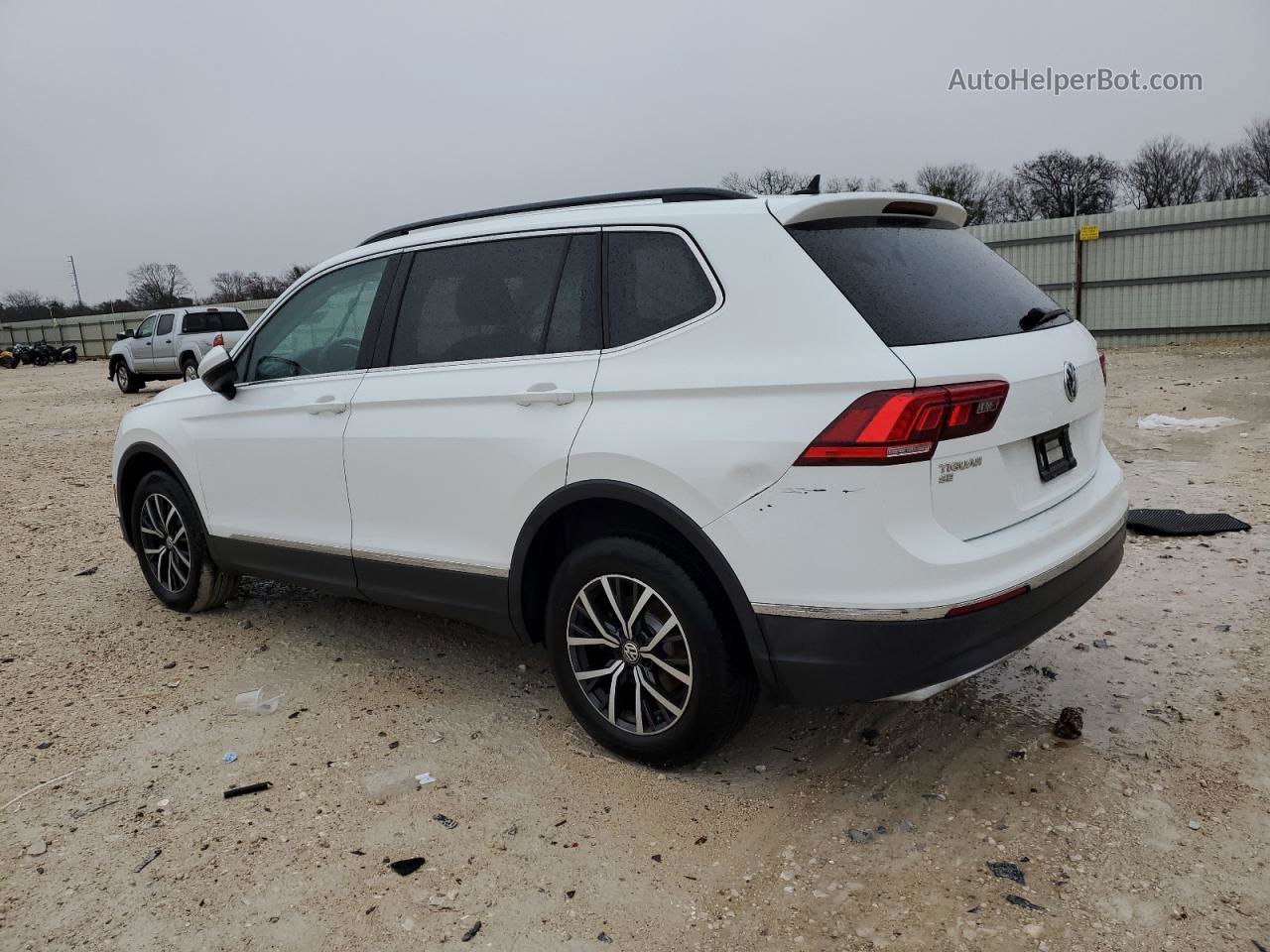 2018 Volkswagen Tiguan Se White vin: 3VV3B7AX9JM193227