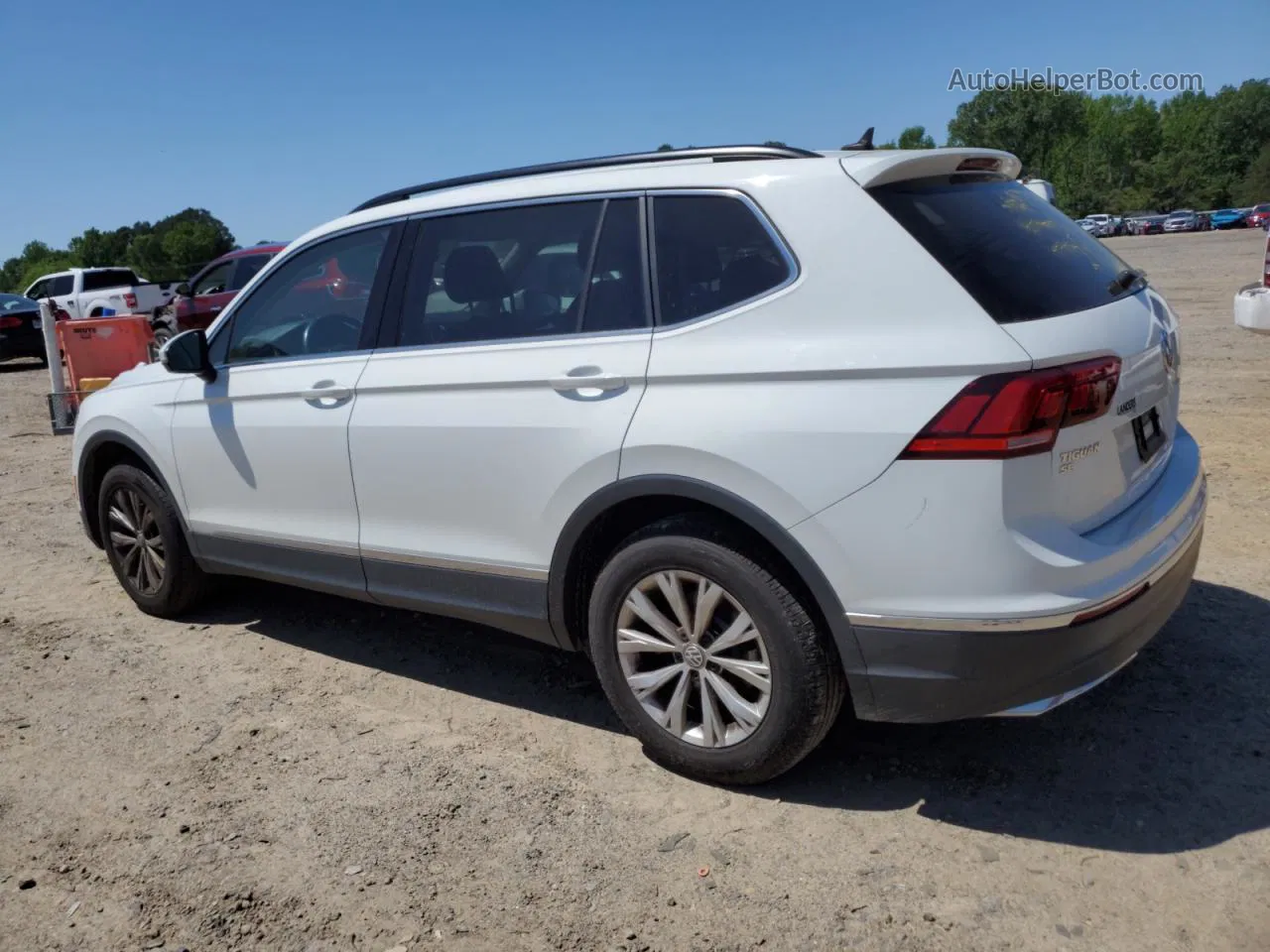 2018 Volkswagen Tiguan Se White vin: 3VV3B7AXXJM061397