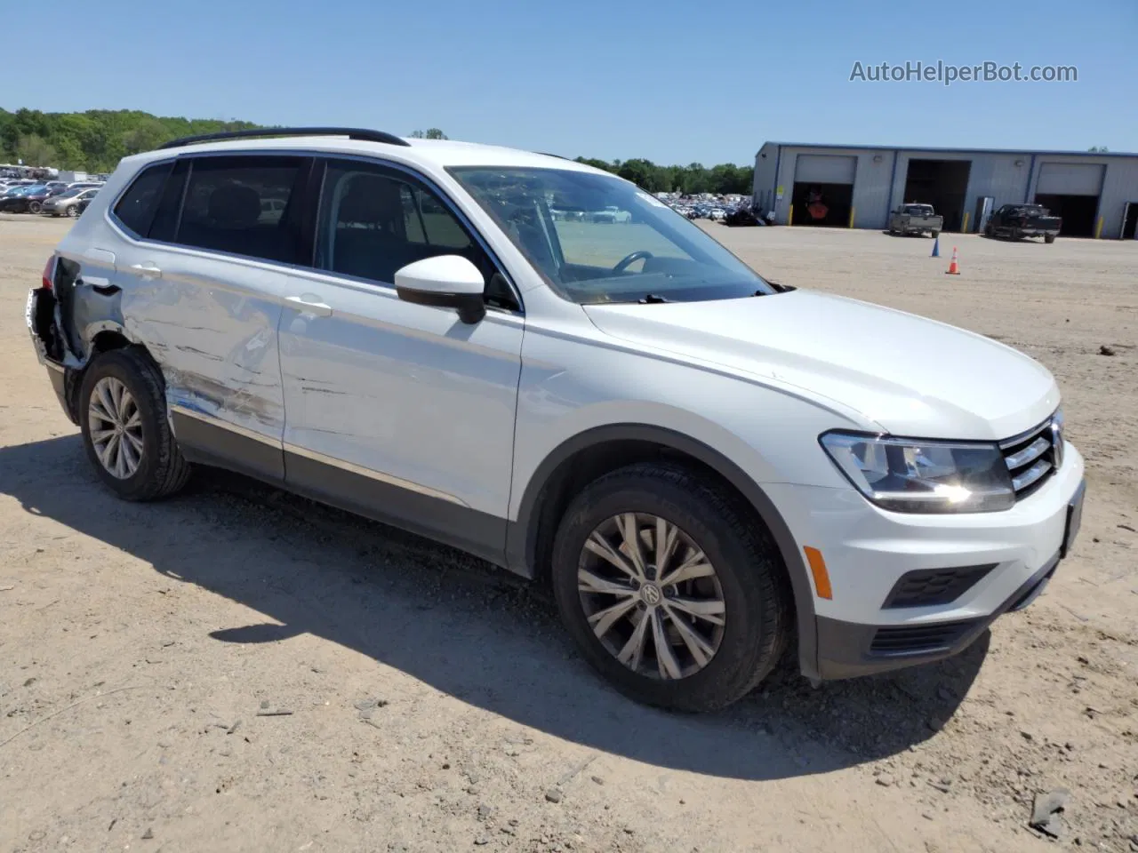 2018 Volkswagen Tiguan Se White vin: 3VV3B7AXXJM061397