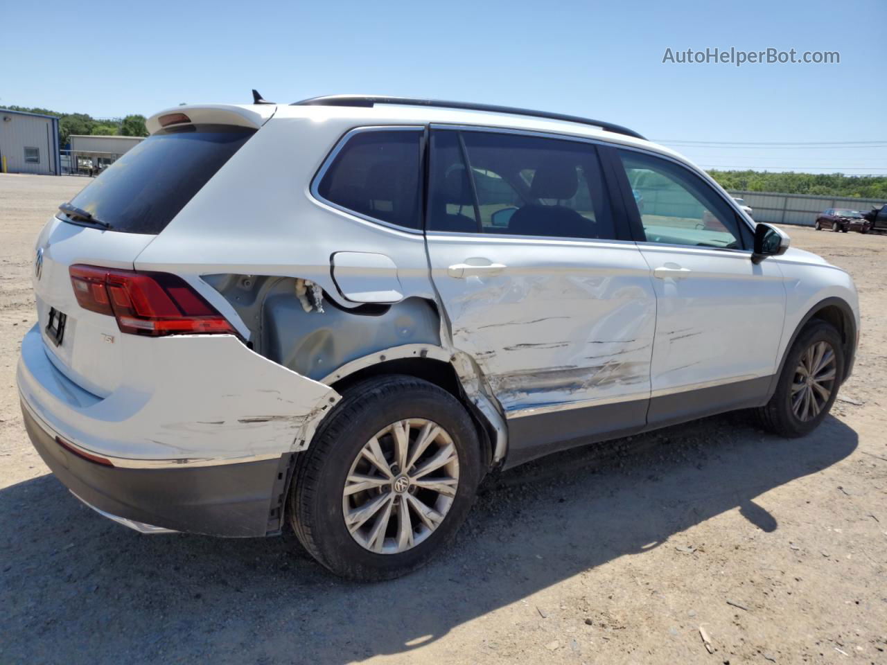 2018 Volkswagen Tiguan Se White vin: 3VV3B7AXXJM061397