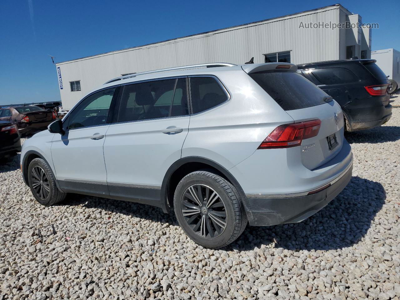 2018 Volkswagen Tiguan Se White vin: 3VV3B7AXXJM156882