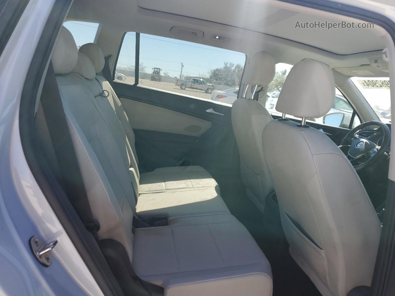 2018 Volkswagen Tiguan Se White vin: 3VV3B7AXXJM156882