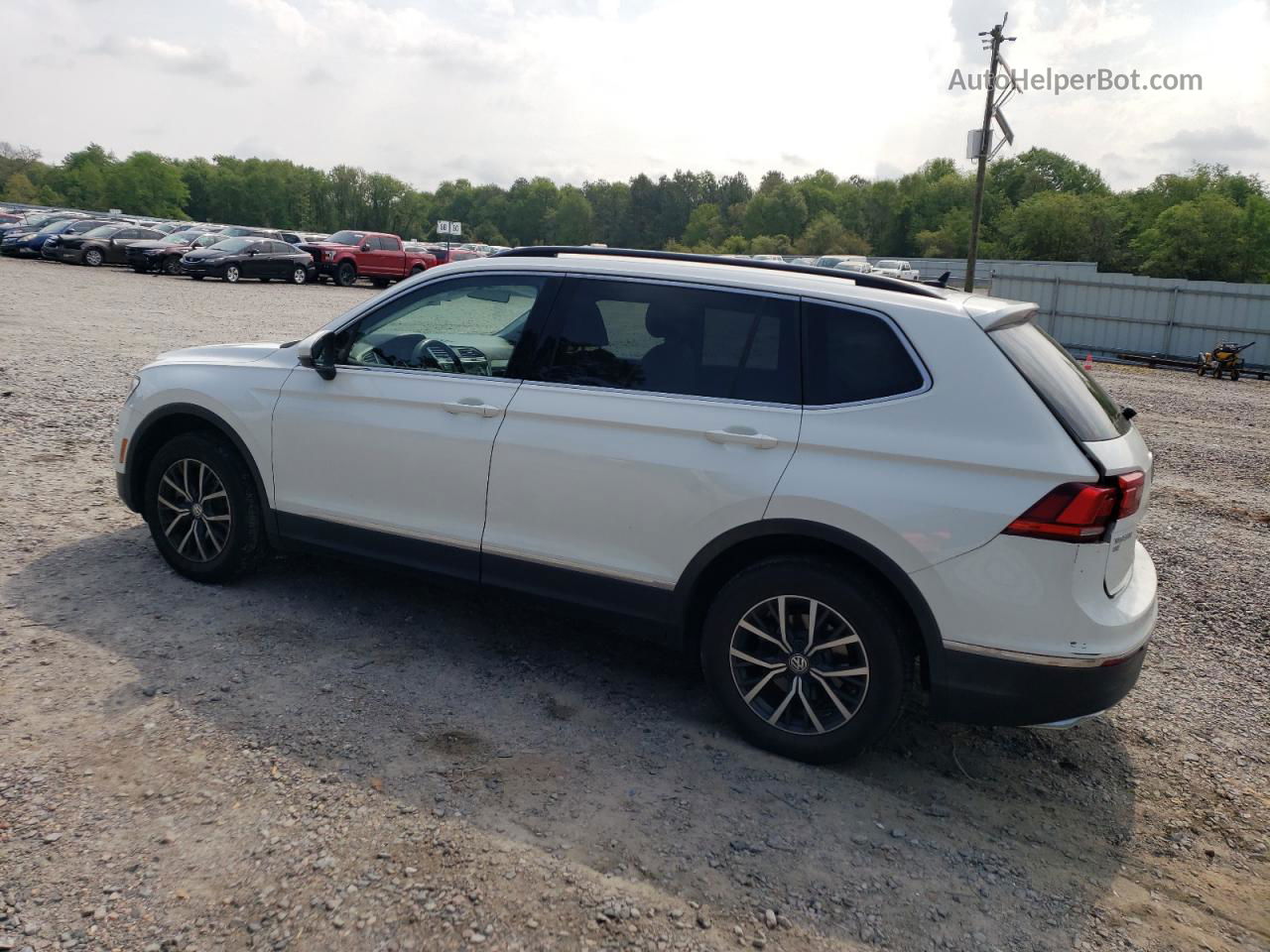 2018 Volkswagen Tiguan Se White vin: 3VV3B7AXXJM215834