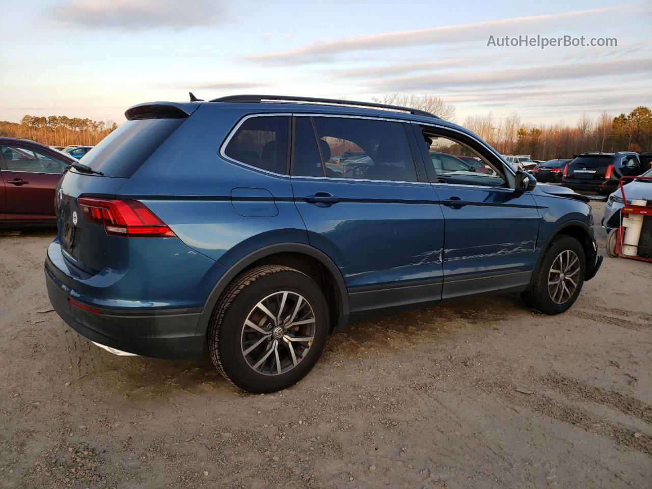 2019 Volkswagen Tiguan Se Blue vin: 3VV3B7AXXKM139758