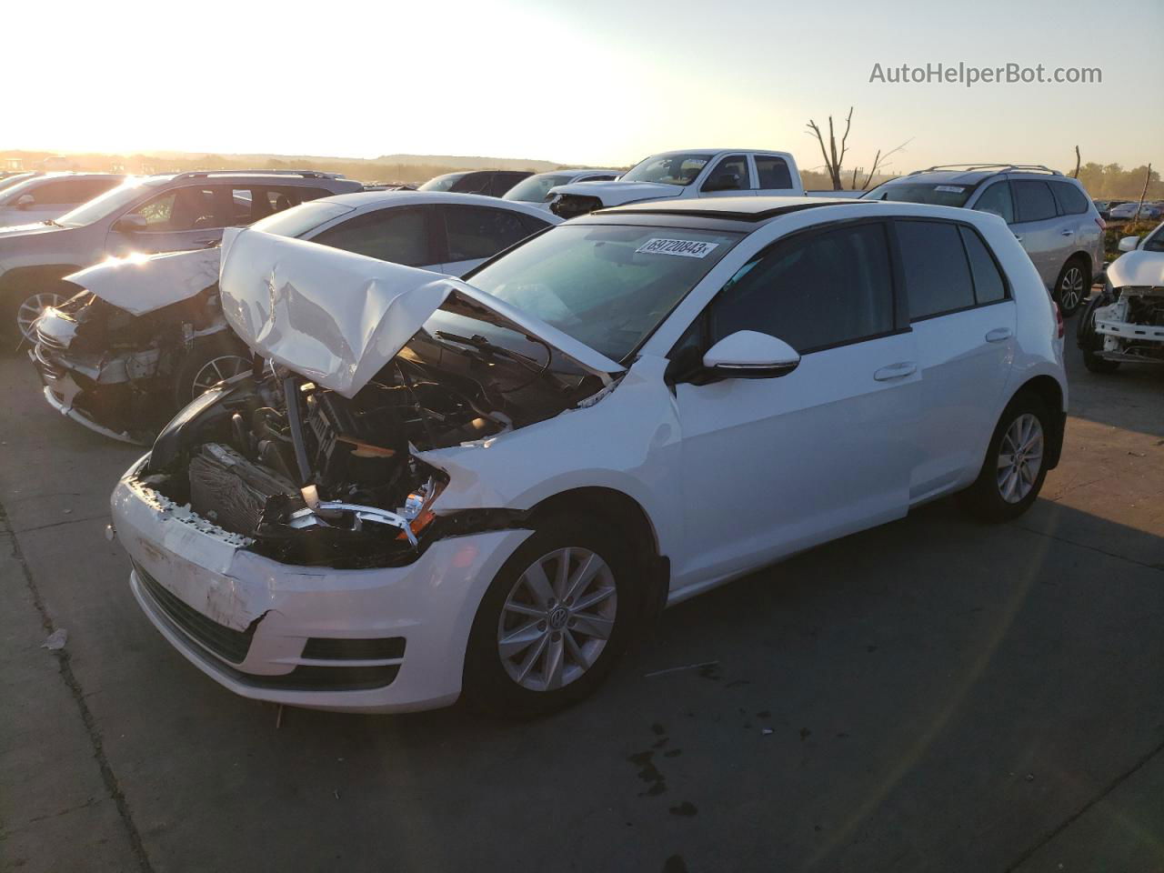 2016 Volkswagen Golf S/se White vin: 3VW217AU2GM050158