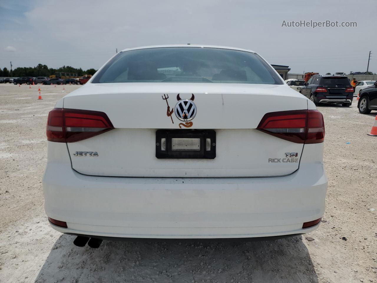 2017 Volkswagen Jetta S Белый vin: 3VW2B7AJ2HM384579