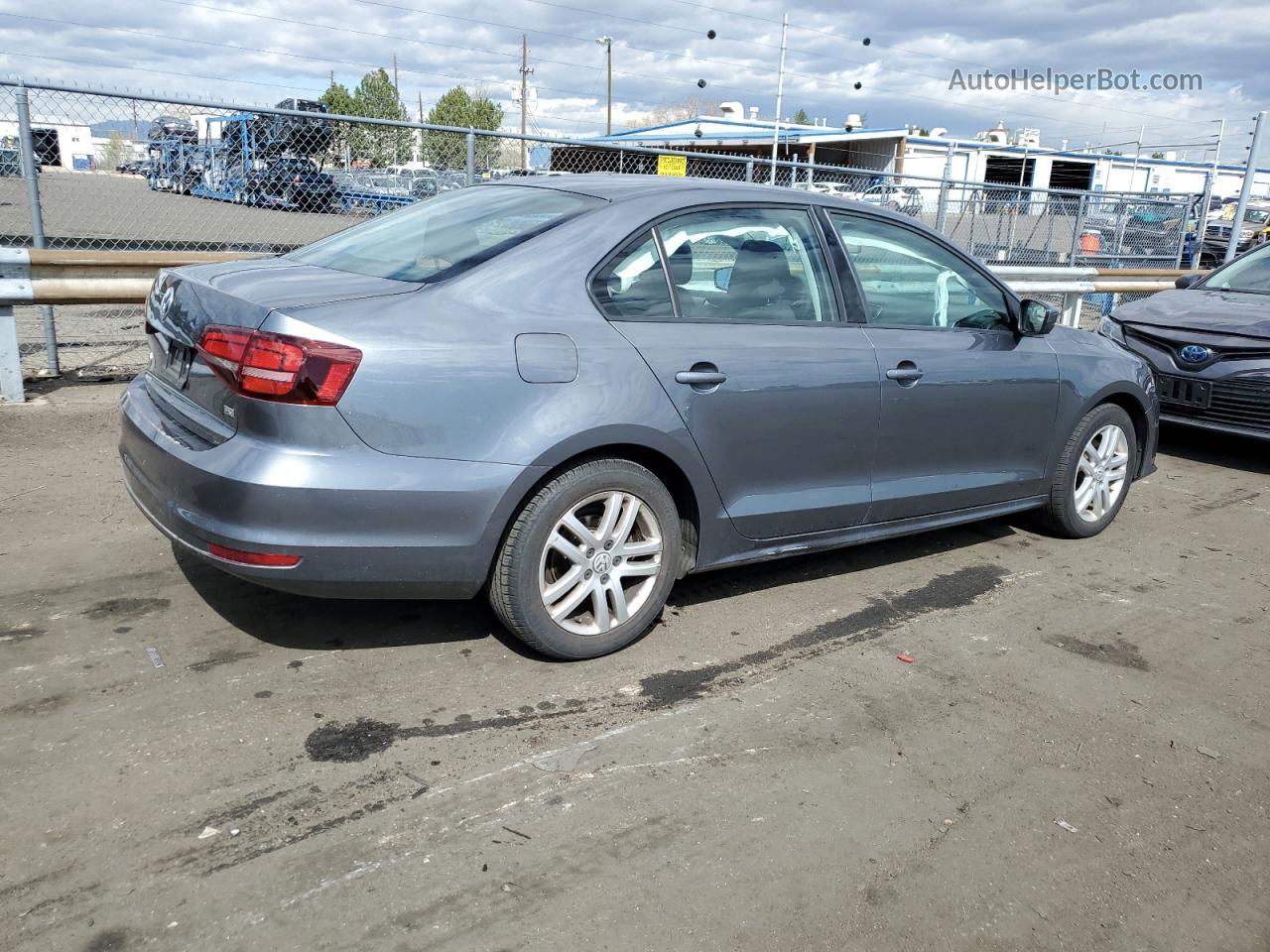 2018 Volkswagen Jetta S Серебряный vin: 3VW2B7AJ2JM209089