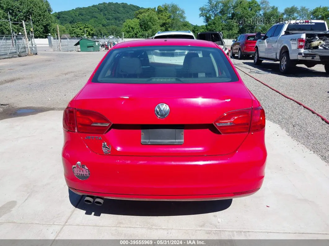 2013 Volkswagen Jetta 2.0l S Red vin: 3VW2K7AJ7DM240360