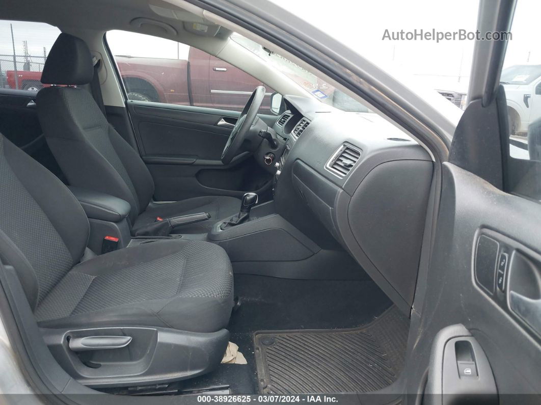 2014 Volkswagen Jetta 2.0l S Серебряный vin: 3VW2K7AJ8EM327847