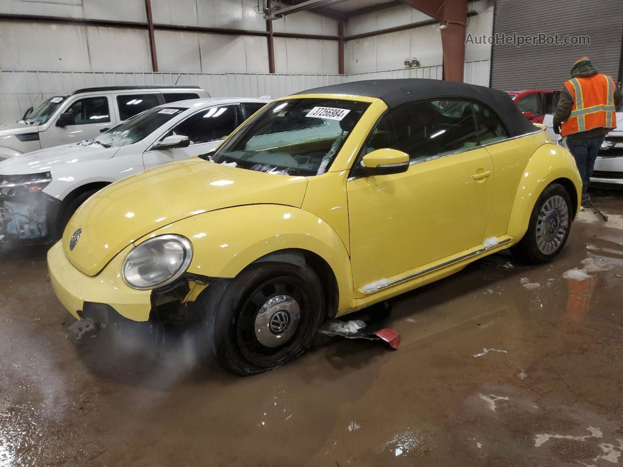 2014 Volkswagen Beetle  Желтый vin: 3VW507AT3EM820355