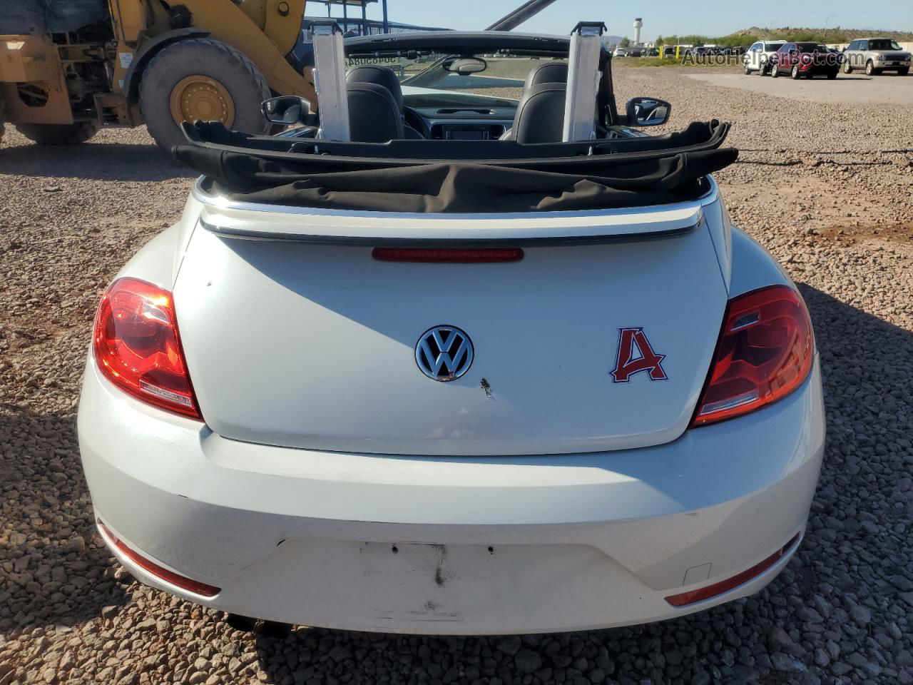 2014 Volkswagen Beetle  White vin: 3VW517AT8EM818114